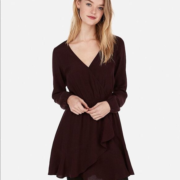 ✨ Ruffled Wrap Long Sleeve Dress✨ - Picture 2 of 7